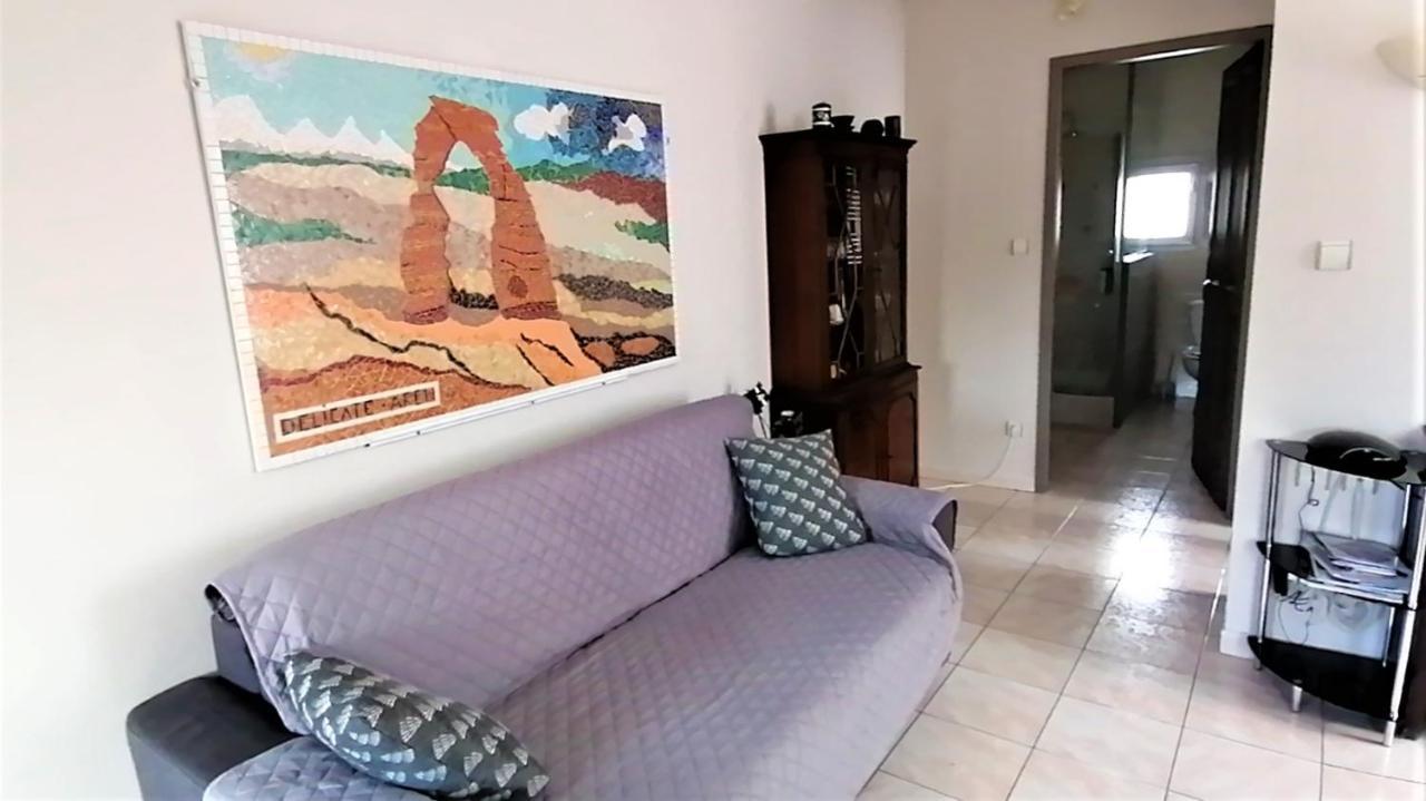 Le Micocoulier Apartment *